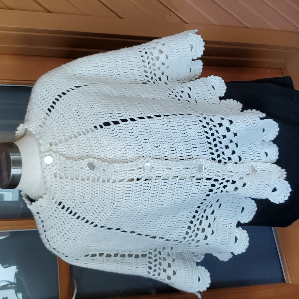 Vintage Off White Hand Crocheted Cape 18 inches long